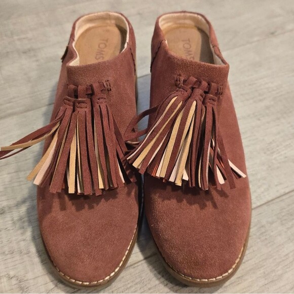 Toms Leila Heeled Mules Sz 8 In Burgundy Genuine Suede Tassel Accent Boho Chic - Picture 3 of 9